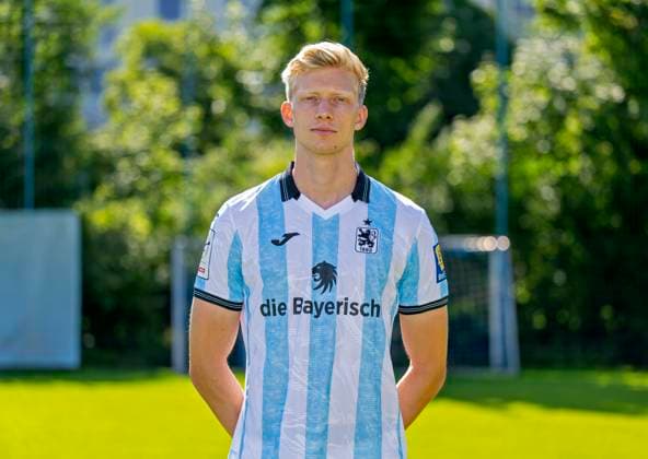 20.07.2025, Fussball 3. Liga 2025 2026, TSV 1860 München, Porträttermin 2025 2026 an der Grünwalderstrasse, München. Raphael Schifferl; TSV 1860 München