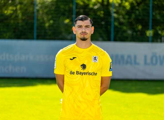 20.07.2025, Fussball 3. Liga 2025 2026, TSV 1860 München, Porträttermin 2025 2026 an der Grünwalderstrasse, München. Torwart Miran Qela; TSV 1860 München