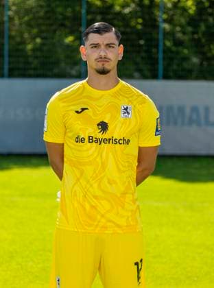 20.07.2025, Fussball 3. Liga 2025 2026, TSV 1860 München, Porträttermin 2025 2026 an der Grünwalderstrasse, München. Torwart Miran Qela; TSV 1860 München