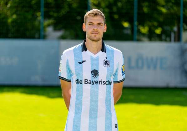20.07.2025, Fussball 3. Liga 2025 2026, TSV 1860 München, Porträttermin 2025 2026 an der Grünwalderstrasse, München. Max Christiansen; TSV 1860 München