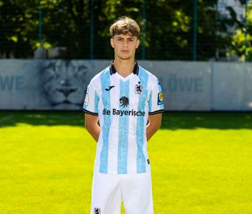 20.07.2025, Fussball 3. Liga 2025 2026, TSV 1860 München, Porträttermin 2025 2026 an der Grünwalderstrasse, München. Emre Erdogan; TSV 1860 München