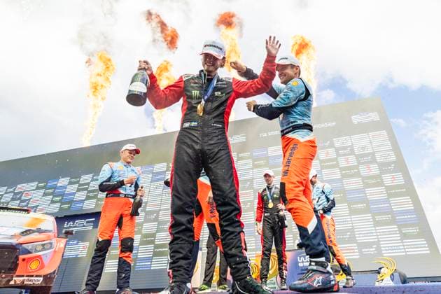 Sport Bilder des Tages AUTO - WRC, Motorsport Rallye, WM - RALLY ESTONIA 2025 SOLBERG Oliver, Toyota GR Yaris Rally1, portrait, podium, portrait during the 2025 Rally Estonia, 8th round of the 2025 WRC World Rally Car Championship, from July 17 to 20, 2025 at Tartu, Estonia - TartuEstonia  Copyright: xNikosxKatikisx