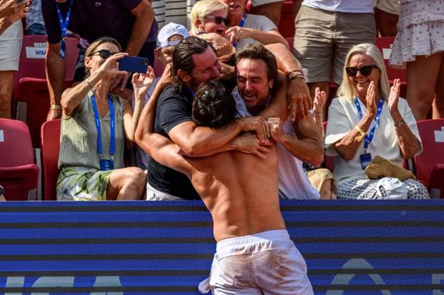 250720 Luciano Darderi of Italy celebrates after the singel final tennis match during day 8 on July 20, 2025 in Bastad. Photo: Mathilda Schuler BILDBYRAN kod MA MA0849 tennis ATP, Tennis Herren 250 nordea open bbeng Copyright: MATHILDAxSCHULER BB250720MA066