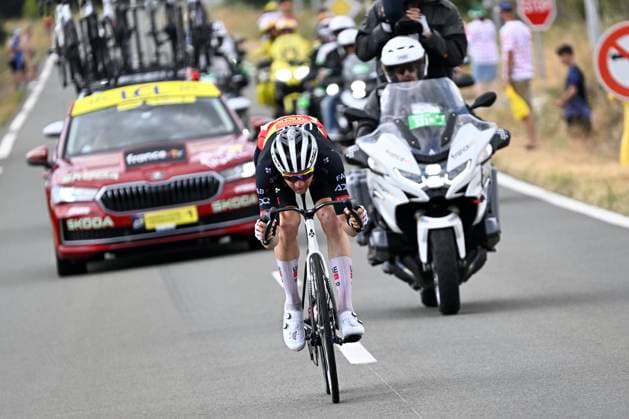 Tour de France 2025 Stage 15 CARCASSONNE, FRANCE - JULY 20 : Wellens Tim (BEL) of UAE Team Emirates - XRG alone in the escape pack during stage 15 of the 112th edition of Tour de France an UCI World Tour 2.UWT cycling road race stage for Men Elite of 169 km with start in Muret and finish in Carcassonne on July 20, 2025 in Carcassonne, France, 20 07 2025 ( Motordriver Kenny Verfaillie - Carcassonne France  Copyright: xJanxDexMeuleneirx