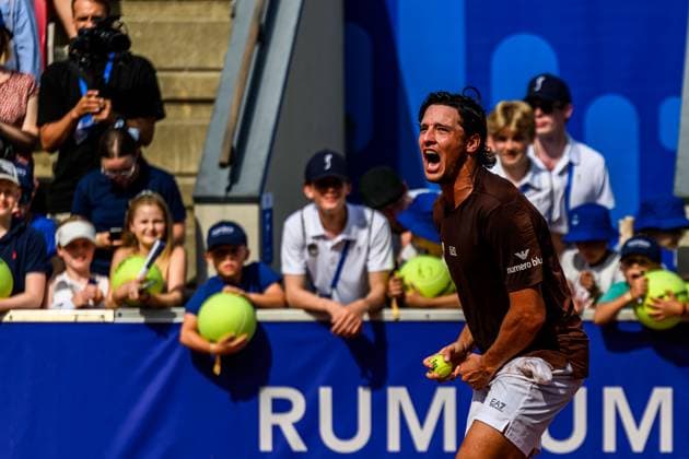 250720 Luciano Darderi of Italy celebrates winning in the singel final tennis match during day 8 on July 20, 2025 in Bastad. Photo: Mathilda Schuler BILDBYRAN kod MA MA0849 tennis ATP, Tennis Herren 250 nordea open bbeng jubel Copyright: MATHILDAxSCHULER BB250720MA084