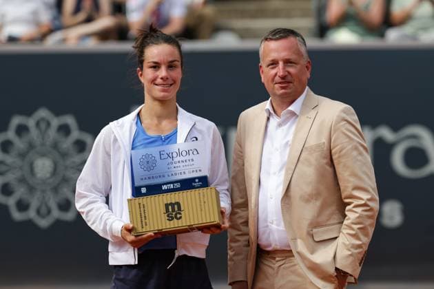 GER, Hamburg, xFSx, ATP250 Frauen-Tennistunier , MSC Hamburg Ladies Open 2025 , Finale ,20.07.2025 v.l. Lois Boisson (FRA) , Nils Kahn (Leitung der Reederei MSC Germany) Copyright: HMBxMedia FernandoxSoares