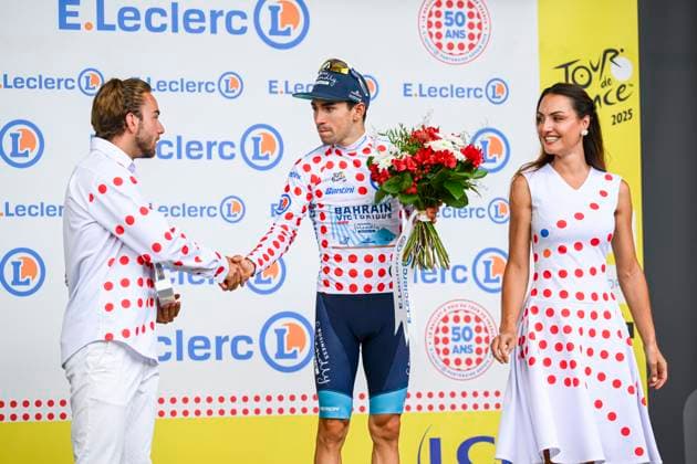 Tour de France 2025 Stage 15 CARCASSONNE, FRANCE - JULY 20 : Martinez Lenny (FRA) of Bahrain - Victorious on the podium with the dotted jersey during stage 15 of the 112th edition of Tour de France an UCI World Tour 2.UWT cycling road race stage for Men Elite of 169 km with start in Muret and finish in Carcassonne on July 20, 2025 in Carcassonne, France, 20 07 2025 ( Motordriver Kenny Verfaillie - Carcassonne France  Copyright: xVincentxKalutx