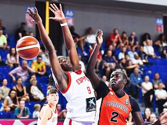 Sport Bilder des Tages L-R Nyadieng Yiech (CAN) and Somtochukwu-Blessed Okafor (SPA) in action during Spain vs Canada, match for 3rd place of the Women s Under-19 Basketball World Championship, WM, Weltmeisterschaft at the Starez Arena Vodova, in Brno, Czech Republic, on July 20, 2025. (CTKxPhoto PatrikxUhlir) CTKPhotoP2025072004495  CTKPhotoP2025072004495