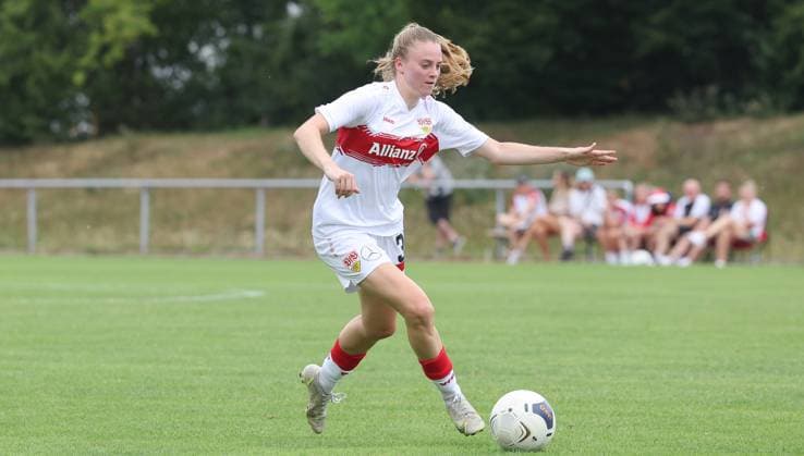 Stuttgart , Fußball Testspiel VfB Stuttgart Frauen vs. FC Heidenheim , Joy Castor ( VfB )