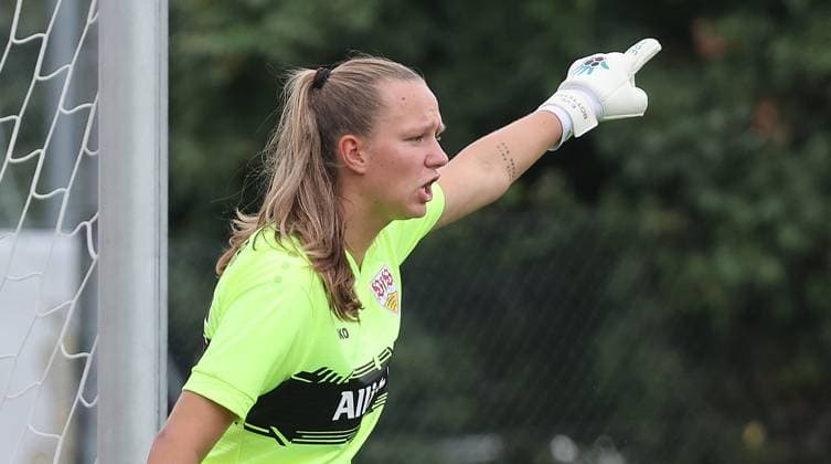 Stuttgart , Fußball Testspiel VfB Stuttgart Frauen vs. FC Heidenheim , Eve Böttcher ( VfB )