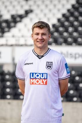 SSV Ulm 1846 Fußball; 3. Liga, Porträttermin 2025 2026 2 Luis Görlich; SSV Ulm 1846 Fußball; 3. Liga, Porträttermin 2025 2026 Foto: Lucca Fundel Ulm Donaustadion Ulm Baden-Württemberg Deutschland