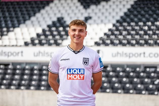 SSV Ulm 1846 Fußball; 3. Liga, Porträttermin 2025 2026 28 Max Scholze; SSV Ulm 1846 Fußball; 3. Liga, Porträttermin 2025 2026 Foto: Lucca Fundel Ulm Donaustadion Ulm Baden-Württemberg Deutschland