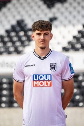 SSV Ulm 1846 Fußball; 3. Liga, Porträttermin 2025 2026 24 Sadin Crnovrsanin; SSV Ulm 1846 Fußball; 3. Liga, Porträttermin 2025 2026 Foto: Lucca Fundel Ulm Donaustadion Ulm Baden-Württemberg Deutschland
