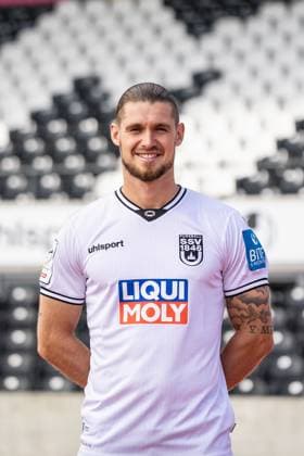 SSV Ulm 1846 Fußball; 3. Liga, Porträttermin 2025 2026 11 Dennis Chessa; SSV Ulm 1846 Fußball; 3. Liga, Porträttermin 2025 2026 Foto: Lucca Fundel Ulm Donaustadion Ulm Baden-Württemberg Deutschland