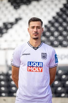 SSV Ulm 1846 Fußball; 3. Liga, Porträttermin 2025 2026 27 Lukas Mazagg; SSV Ulm 1846 Fußball; 3. Liga, Porträttermin 2025 2026 Foto: Lucca Fundel Ulm Donaustadion Ulm Baden-Württemberg Deutschland