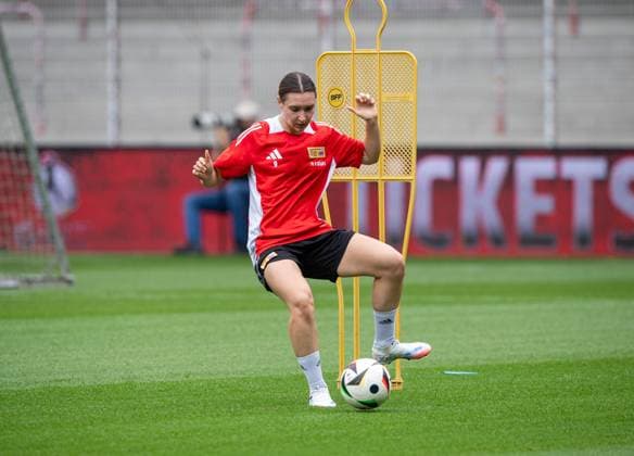 Fußball, Frauen, Saison 2025 2026, 1. Bundesliga, 1. FC Union Berlin, Trainingsauftakt, Sophie Weidauer (1. FC Union), 21.07. 2025, Copyright: xSebastianxRäppold MatthiasxKochx