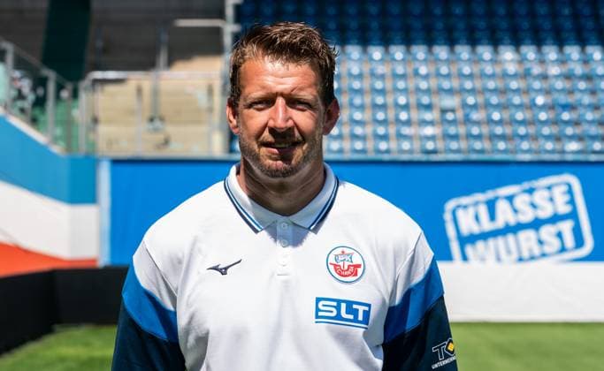 Dirk Orlishausen, FC Hansa Rostock, 3. Liga, Fußball, Portraittermin 2025 2026 Torwarttrainer Dirk Orlishausen (FC Hansa Rostock) beim Potraitfototermin im Ostseestadion. Rostock Ostseestadion Mecklenburg-Vorpommern Deutschland