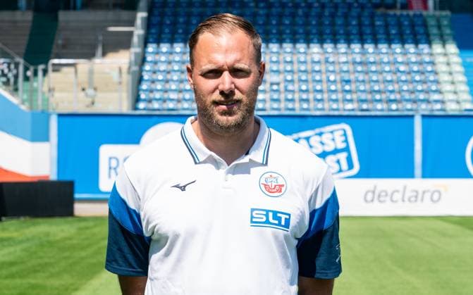 Daniel Brinkmann, FC Hansa Rostock, 3. Liga, Fußball, Portraittermin 2025 2026 Trainer Daniel Brinkmann (FC Hansa Rostock) beim Potraitfototermin im Ostseestadion. Rostock Ostseestadion Mecklenburg-Vorpommern Deutschland