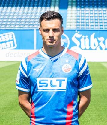 Kenan Fatkic, FC Hansa Rostock, 3. Liga, Fußball, Portraittermin 2025 2026 Kenan Fatkic (FC Hansa Rostock) beim Potraitfototermin im Ostseestadion. Rostock Ostseestadion Mecklenburg-Vorpommern Deutschland