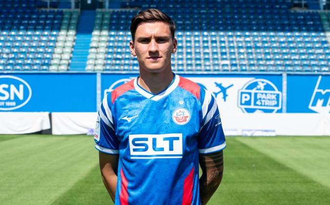 Lukas Wallner, FC Hansa Rostock, 3. Liga, Fußball, Portraittermin 2025 2026 Lukas Wallner (FC Hansa Rostock) beim Potraitfototermin im Ostseestadion. Rostock Ostseestadion Mecklenburg-Vorpommern Deutschland