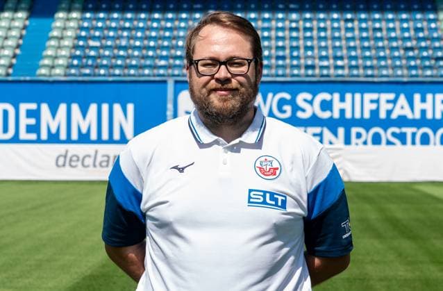 Dr. Thomas Willert, FC Hansa Rostock, 3. Liga, Fußball, Portraittermin 2025 2026 Mannschaftsarzt Dr. Thomas Willert (FC Hansa Rostock) beim Potraitfototermin im Ostseestadion. Rostock Ostseestadion Mecklenburg-Vorpommern Deutschland