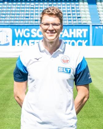 Dr. Martin Randow, FC Hansa Rostock, 3. Liga, Fußball, Portraittermin 2025 2026 Mannschaftsarzt Dr. Martin Randow (FC Hansa Rostock) beim Potraitfototermin im Ostseestadion. Rostock Ostseestadion Mecklenburg-Vorpommern Deutschland