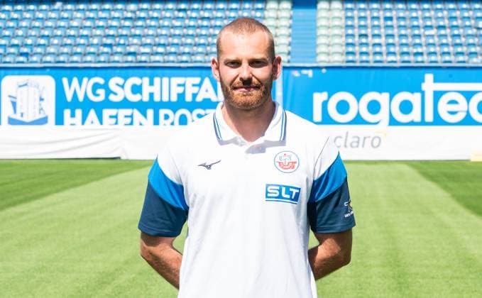 Niels Vielrose, FC Hansa Rostock, 3. Liga, Fußball, Portraittermin 2025 2026 Physiotherapeut Niels Vielrose (FC Hansa Rostock) beim Potraitfototermin im Ostseestadion. Rostock Ostseestadion Mecklenburg-Vorpommern Deutschland