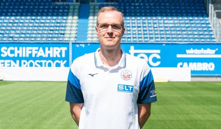 Oliver Grebing, FC Hansa Rostock, 3. Liga, Fußball, Portraittermin 2025 2026 Videoanalyst Oliver Grebing (FC Hansa Rostock) beim Potraitfototermin im Ostseestadion. Rostock Ostseestadion Mecklenburg-Vorpommern Deutschland