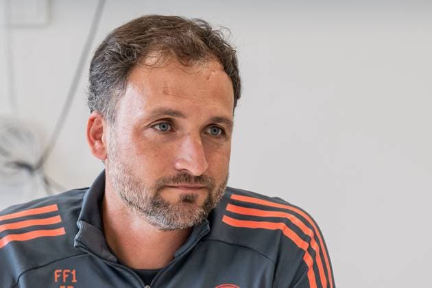 Jose Barcala (Chef-Trainer, FC Bayern Muenchen Frauen) beim Pressetalk vor dem offiziellen Training Portrait Portraet. FC Bayern Muenchen Frauen, Fussball, Google Pixel Frauen-Bundesliga, Trainingseinheit, Saison 2025 2026, 21.07.2025. (DFL DFB REGULATIONS PROHIBIT ANY USE OF PHOTOGRAPHS as IMAGE SEQUENCES and or QUASI-VIDEO). FC Bayern Muenchen Frauen, Fussball, Google Pixel Frauen-Bundesliga, Trainingseinheit, Saison 2025 2026, 21.07.2025. Muenchen Copyright: xEibner-Pressefoto HeikexFeinerx EP_HFR