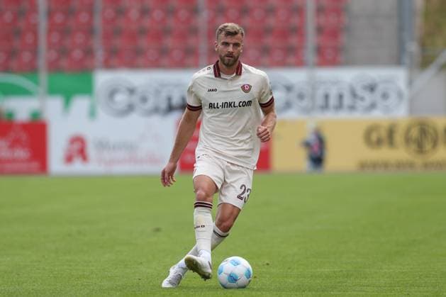 20.07.2025, xtgx, Fussball Volkswagen Cup, FSV Zwickau - SG Dynamo Dresden emspor, v.l. Lars Buenning (Bünning, Dresden, 23) Freisteller, Einzelbild, Ganzkoerper, single frame (DFL DFB REGULATIONS PROHIBIT ANY USE OF PHOTOGRAPHS as IMAGE SEQUENCES and or QUASI-VIDEO) Zwickau *** 20 07 2025, xtgx, Football Volkswagen Cup, FSV Zwickau SG Dynamo Dresden emspor, v l Lars Buenning Bünning, Dresden, 23 Freisteller, Einzelbild, Ganzkoerper, single frame DFL DFB REGULATIONS PROHIBIT ANY USE OF PHOTOGRAPHS as IMAGE SEQUENCES and or QUASI VIDEO Zwickau