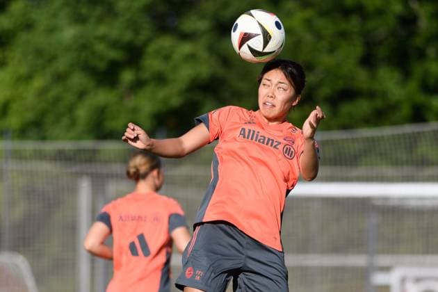 Munich, Germany, July 21st 2025: Momoko Tanikawa (18 FC Bayern Munich) heading the ball during Training at FC Bayern Campus, Munich, Germany. (Sven Beyrich SPP) Copyright: xSvenxBeyrich SPPx spp-en-SvBe-20250721-ND5_1472