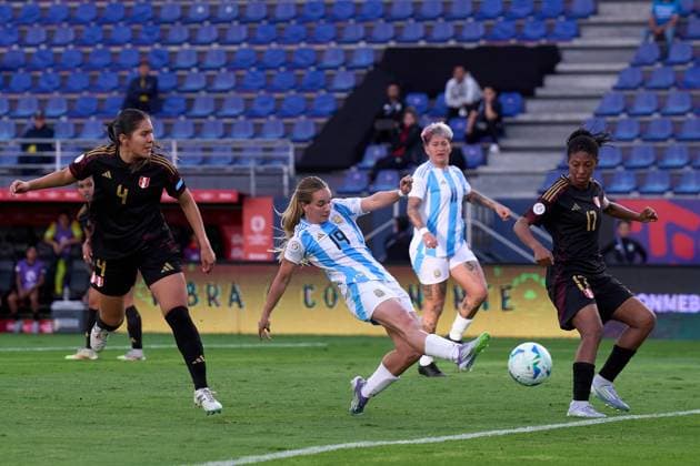 Agostina Holzheier of Argentina takes at shot at the goal during the last Group A match of Copa America Feminina at Complejo Independiente del Valle on July 21, 2025 in Quito, Ecuador (Photo by Camilla Stolen Imago) Buenos Aires Ecuador Copyright: xCamillaxStolenx L1043939