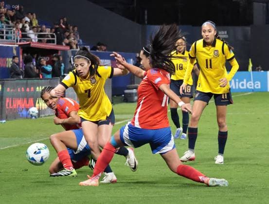 COPA AMERICA FEMENINA ECUADOR VS CHILE 21 de julio del 2025 Encuentro entre Ecuador VS Chile por Copa AmÃ rica Femenina en el estadio Banco Guayaquil. QUITO PICHINCHA ECUADOR Copyright: xHENRYxLAPOx