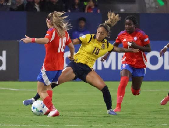 COPA AMERICA FEMENINA ECUADOR VS CHILE 21 de julio del 2025 Encuentro entre Ecuador VS Chile por Copa AmÃ rica Femenina en el estadio Banco Guayaquil. QUITO PICHINCHA ECUADOR Copyright: xHENRYxLAPOx