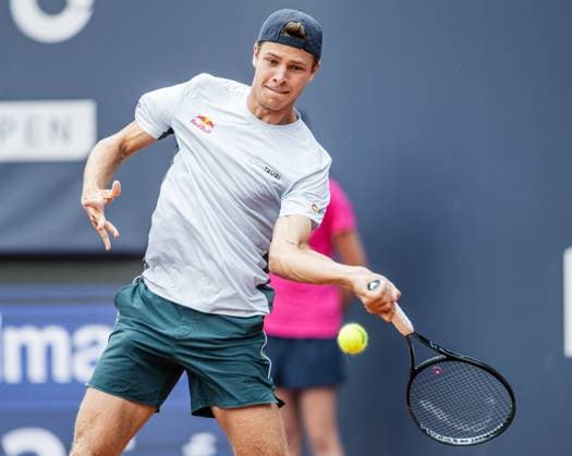 21.07.2025, Sportpark, Kitzbühel, AUT, ATP, Tennis Herren Tour, Generali Open Kitzbühel 2025, 1. Runde, Herren Einzel, im Bild Joel Schwaerzler (AUT) Joel Schwaerzler of Austria during men s single 1. round match at the 2025 Generali Open Kitzbühel of the ATP Tour at the Sportpark in Kitzbühel, Austria on 2025 07 21. Expa Kitzbühel