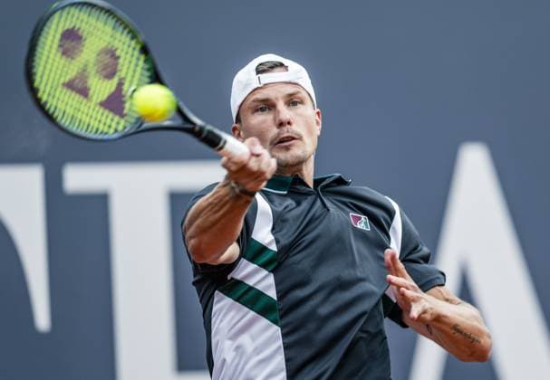 21.07.2025, Sportpark, Kitzbühel, AUT, ATP, Tennis Herren Tour, Generali Open Kitzbühel 2025, 1. Runde, Herren Einzel, im Bild Marton Fucsovics (HUN) Marton Fucsovics of Hungary during men s single 1. round match at the 2025 Generali Open Kitzbühel of the ATP Tour at the Sportpark in Kitzbühel, Austria on 2025 07 21. Expa Kitzbühel