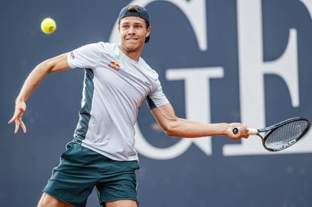 21.07.2025, Sportpark, Kitzbühel, AUT, ATP, Tennis Herren Tour, Generali Open Kitzbühel 2025, 1. Runde, Herren Einzel, im Bild Joel Schwaerzler (AUT) Joel Schwaerzler of Austria during men s single 1. round match at the 2025 Generali Open Kitzbühel of the ATP Tour at the Sportpark in Kitzbühel, Austria on 2025 07 21. Expa Kitzbühel