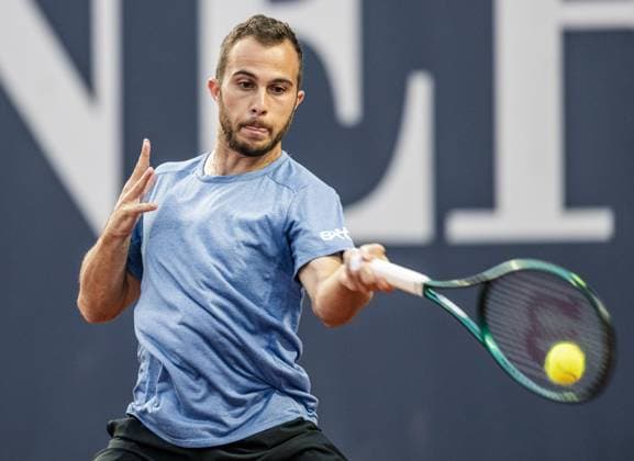 21.07.2025, Sportpark, Kitzbühel, AUT, ATP, Tennis Herren Tour, Generali Open Kitzbühel 2025, 1. Runde, Herren Einzel, im Bild Hugo Gaston (FRA) Hugo Gaston of France during men s single 1. round match at the 2025 Generali Open Kitzbühel of the ATP Tour at the Sportpark in Kitzbühel, Austria on 2025 07 21. Expa Kitzbühel