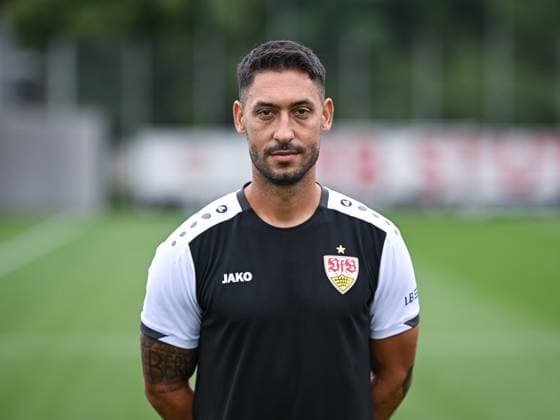 FUSSBALL 1. BUNDESLIGA SAISON 2025 2026 21.07.2025 Fototermin beim VfB Stuttgart auf dem Trainingsgelaende: Co-Trainer Malik Fathi