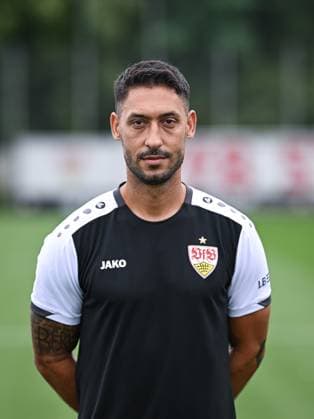 FUSSBALL 1. BUNDESLIGA SAISON 2025 2026 21.07.2025 Fototermin beim VfB Stuttgart auf dem Trainingsgelaende: Co-Trainer Malik Fathi