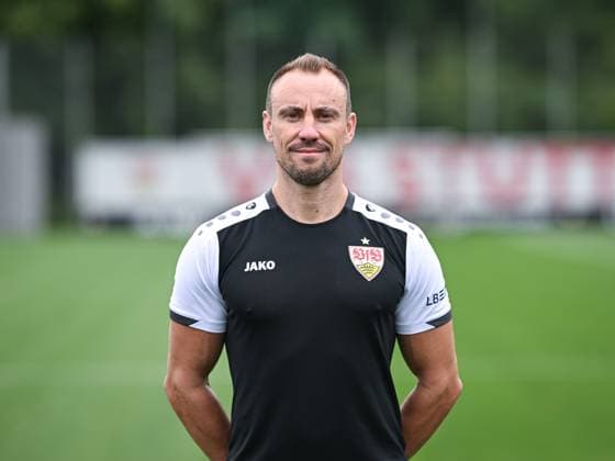 FUSSBALL 1. BUNDESLIGA SAISON 2025 2026 21.07.2025 Fototermin beim VfB Stuttgart auf dem Trainingsgelaende: Athletiktrainer Matthias Schiffers