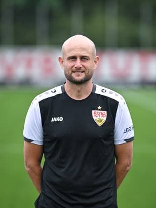FUSSBALL 1. BUNDESLIGA SAISON 2025 2026 21.07.2025 Fototermin beim VfB Stuttgart auf dem Trainingsgelaende: Techniktrainer Nathaniel Nate Weiss