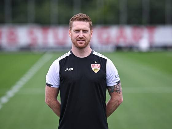FUSSBALL 1. BUNDESLIGA SAISON 2025 2026 21.07.2025 Fototermin beim VfB Stuttgart auf dem Trainingsgelaende: Chefanalytiker Marcus Fregin