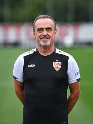 FUSSBALL 1. BUNDESLIGA SAISON 2025 2026 21.07.2025 Fototermin beim VfB Stuttgart auf dem Trainingsgelaende: Teammanager Guenther Schaefer