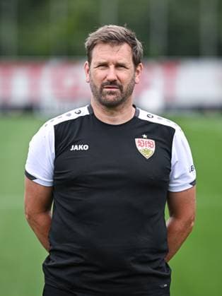 FUSSBALL 1. BUNDESLIGA SAISON 2025 2026 21.07.2025 Fototermin beim VfB Stuttgart auf dem Trainingsgelaende: Physiotherapeut Matthias Hahn