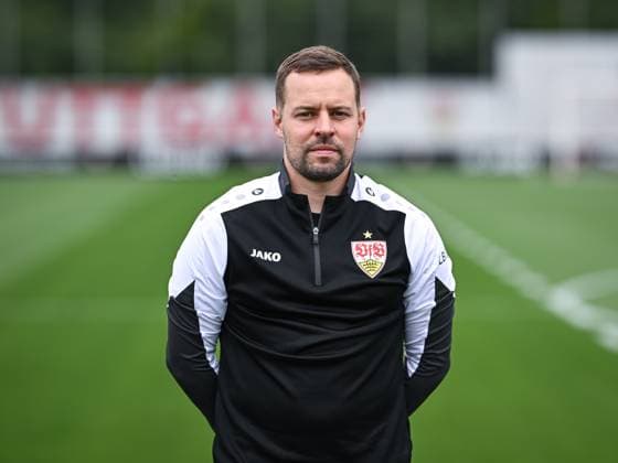 FUSSBALL 1. BUNDESLIGA SAISON 2025 2026 21.07.2025 Fototermin beim VfB Stuttgart auf dem Trainingsgelaende: Physiotherapeut Michael Schuhmacher