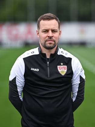 FUSSBALL 1. BUNDESLIGA SAISON 2025 2026 21.07.2025 Fototermin beim VfB Stuttgart auf dem Trainingsgelaende: Physiotherapeut Michael Schuhmacher