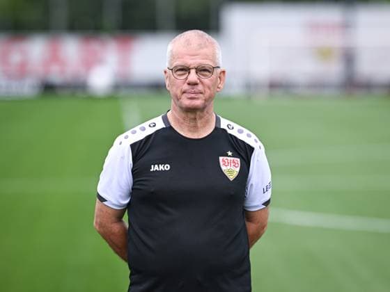 FUSSBALL 1. BUNDESLIGA SAISON 2025 2026 21.07.2025 Fototermin beim VfB Stuttgart auf dem Trainingsgelaende: Zeugwart Michael Meusch