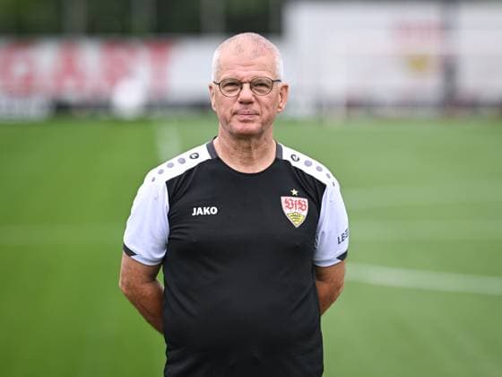 FUSSBALL 1. BUNDESLIGA SAISON 2025 2026 21.07.2025 Fototermin beim VfB Stuttgart auf dem Trainingsgelaende: Zeugwart Michael Meusch