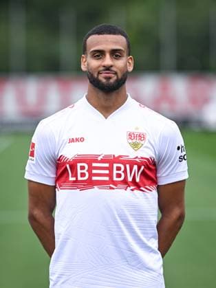 FUSSBALL 1. BUNDESLIGA SAISON 2025 2026 21.07.2025 Fototermin beim VfB Stuttgart auf dem Trainingsgelaende: Josha Vagnoman